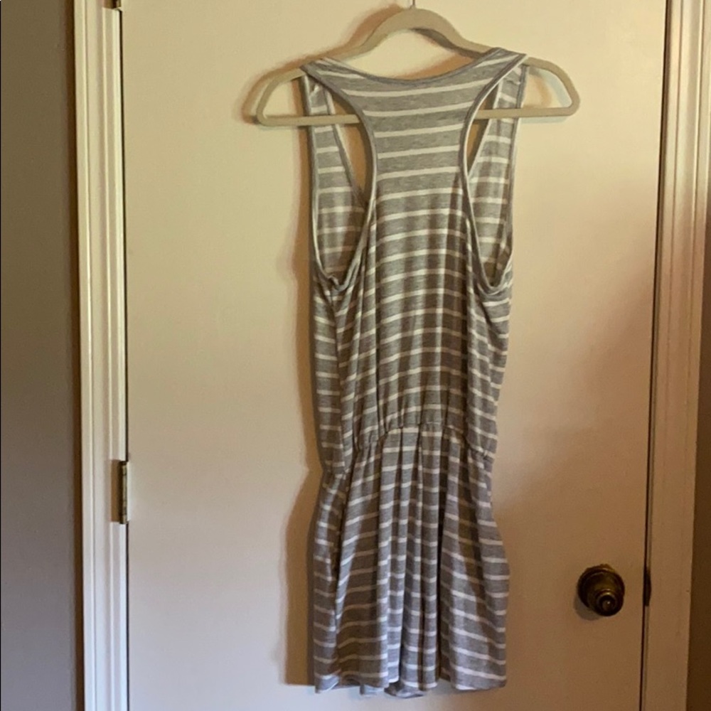 Short romper with pockets - Picture 2 of 2